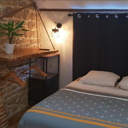 Ferienwohnung Atypical Flat Charleville-Mézières Exterior foto